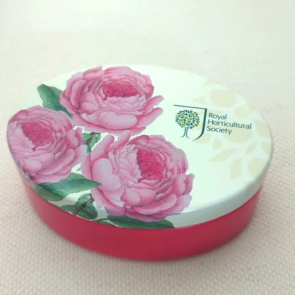 Bronnley Fine English Rose Bath Guest Soap NEW hostess gift tin 5.2 oz - Picture 2 of 6